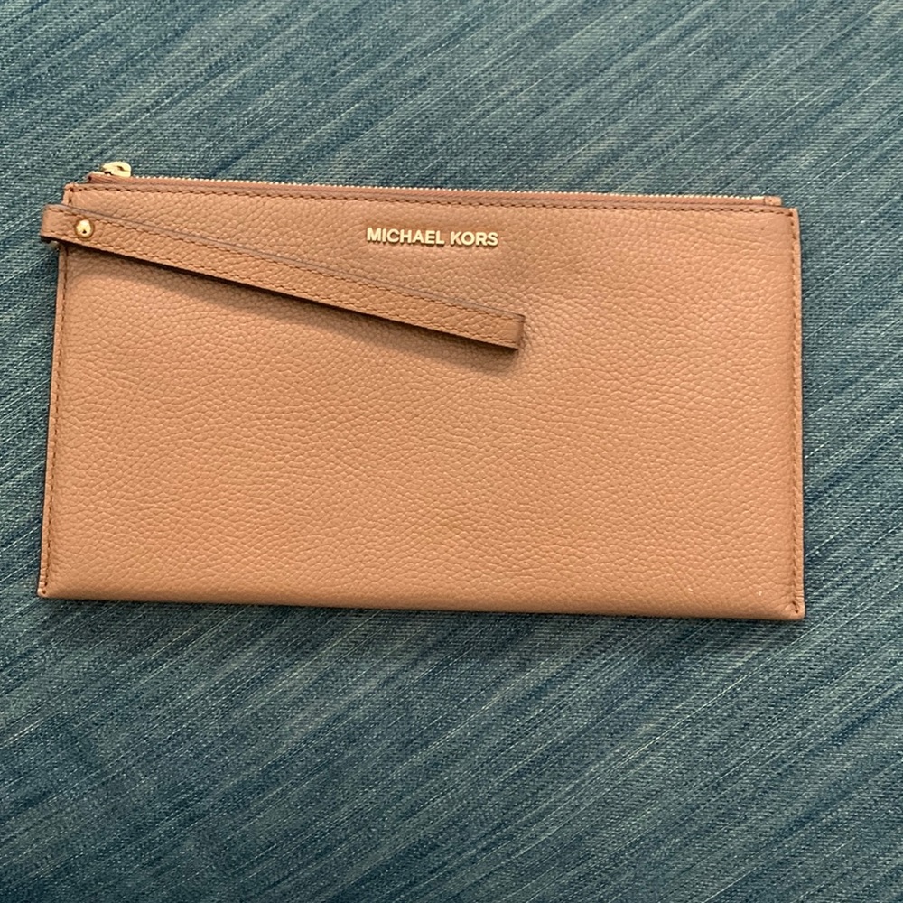 NEW NEVER USED MICHAEL KORS WRISTLET